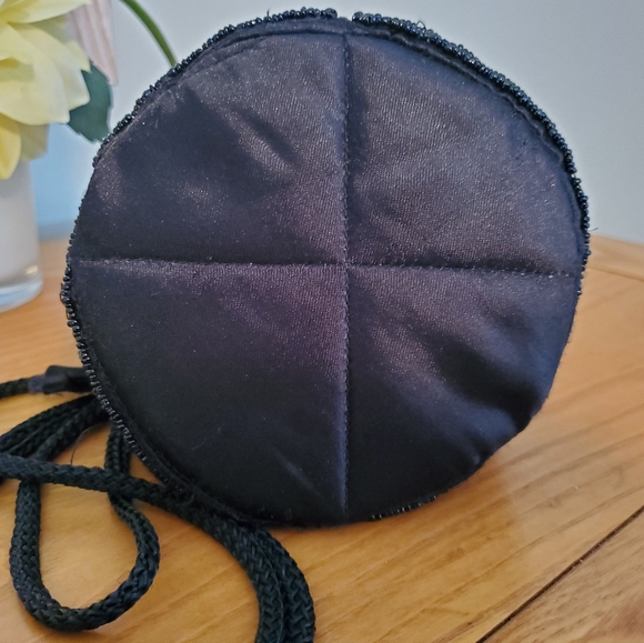 Vintage Beadwork Unbranded Small Purse, bag. Pretty design all in black beads. - Picture 5 of 6